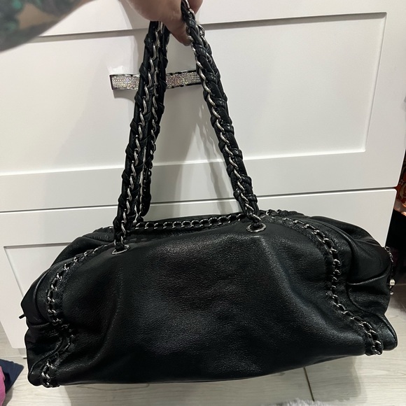 CHANEL Large Chain Trim Luxe Ligne Bowler Boston Bag - Picture 2 of 14